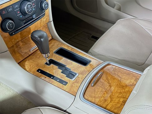 Used 2013 Chrysler 300 C image 16