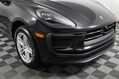 Certified 2025 Porsche Macan image 37