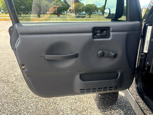 Used 2006 Jeep Wrangler Rubicon image 16