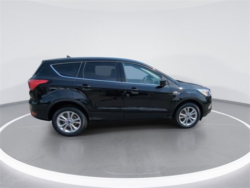 Used 2019 Ford Escape SE image 9