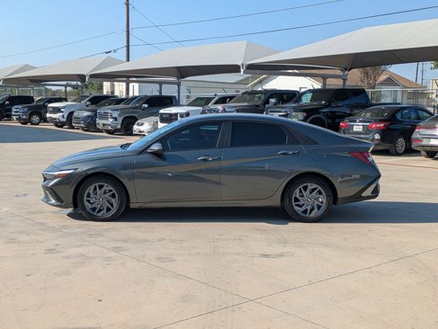 Used 2024 Hyundai Elantra SEL image 6