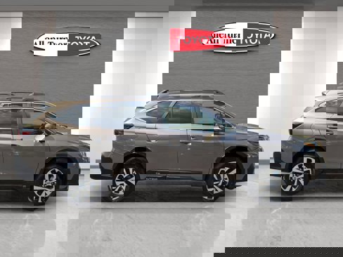 Used 2022 Subaru Outback Premium image 5