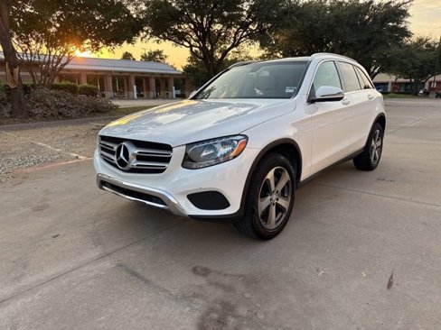 Used 2017 Mercedes-Benz GLC 300 4MATIC image 4