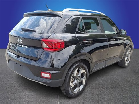 Used 2023 Hyundai Venue SEL image 4