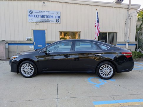 Used 2014 Toyota Avalon Limited image 3