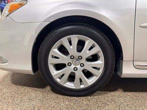 Used 2012 Toyota Avalon Limited image 53