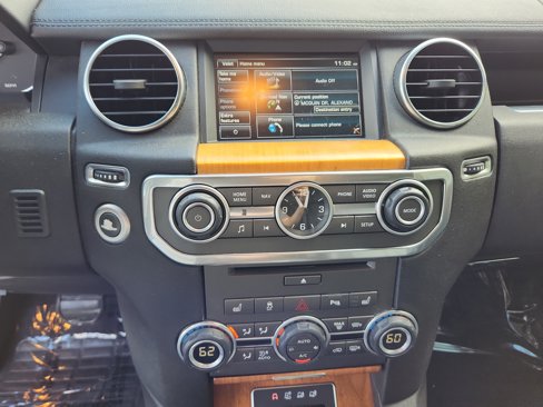 Used 2015 Land Rover LR4 HSE image 16