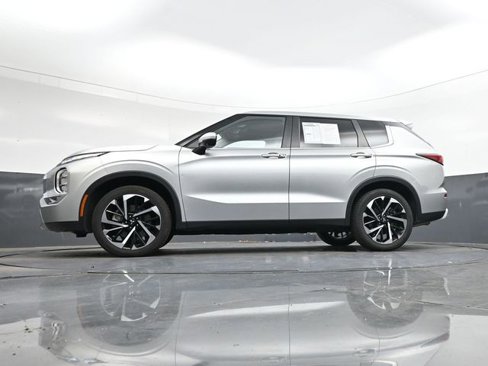 Used 2024 Mitsubishi Outlander SE image 33