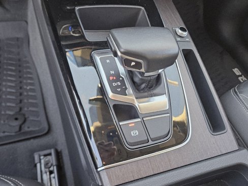 Used 2021 Audi Q5 Premium w/ Convenience Package image 30