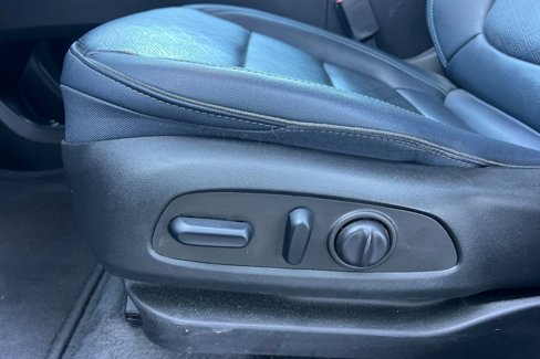 Certified 2022 Chevrolet Bolt EUV Premier w/ Sun & Sound Package image 14