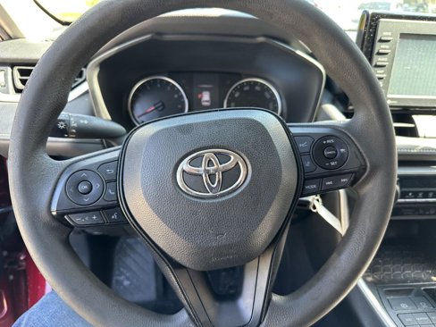 Used 2020 Toyota RAV4 LE image 25