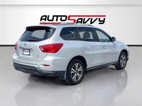 Used 2018 Nissan Pathfinder SV image 7
