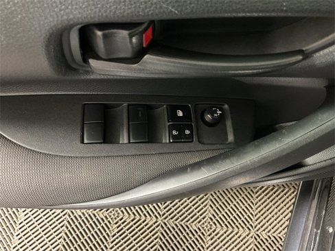 Used 2022 Toyota Corolla LE image 17