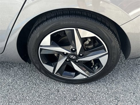 Used 2023 Hyundai Elantra Limited w/ Cargo Package image 10