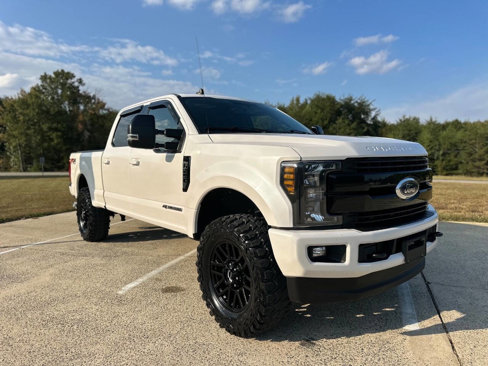 Used 2019 Ford F250 Lariat image 1