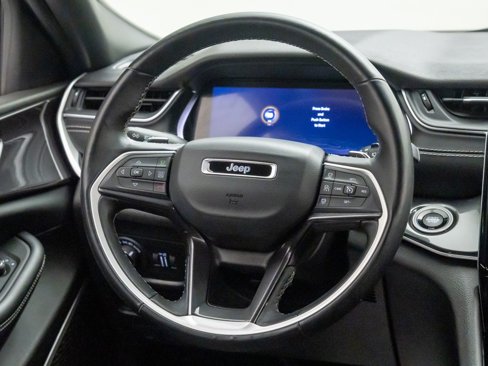 Used 2022 Jeep Grand Cherokee L Laredo image 11