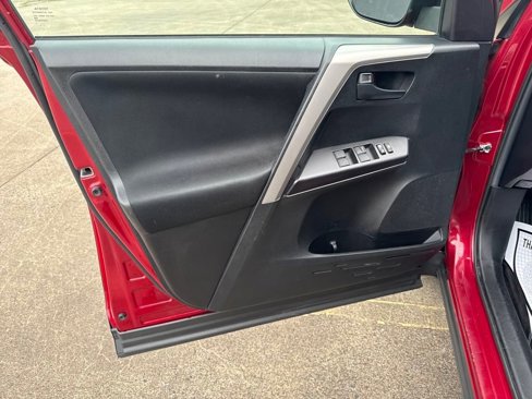 Used 2018 Toyota RAV4 LE w/ All Weather Liner Package image 8