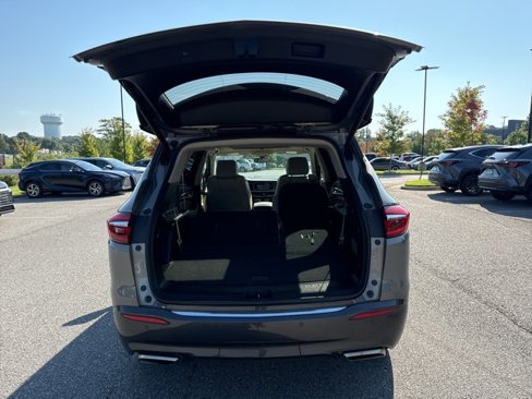 Used 2018 Buick Enclave Essence image 14