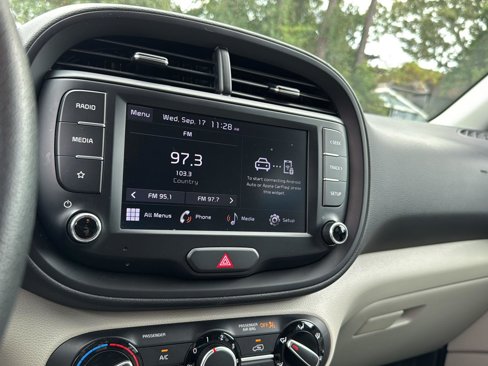 Used 2022 Kia Soul LX image 21