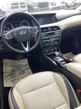 Used 2018 INFINITI QX30 AWD image 18