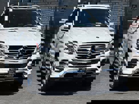 Used 2018 Mercedes-Benz GLE 350 w/ Premium 2 Package image 2