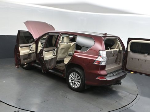 Used 2016 Lexus GX 460 image 2