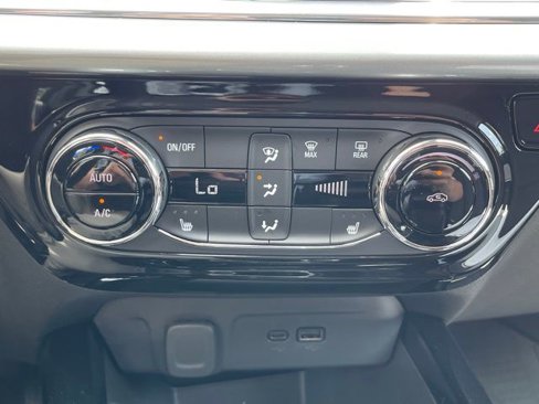 New 2025 Chevrolet Trax LT w/ Driver Confidence Package image 12