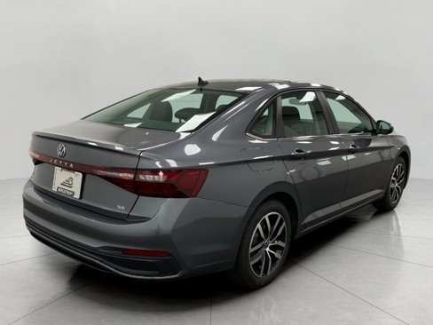 New 2025 Volkswagen Jetta SE image 3