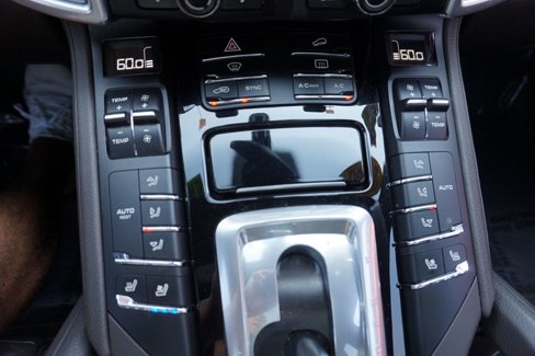 Used 2016 Porsche Cayenne image 36