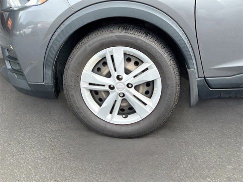 Certified 2019 Nissan Kicks S image 25