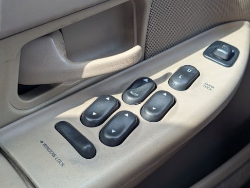 Used 2002 Ford Crown Victoria image 12