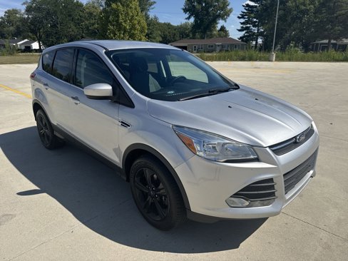 Used 2016 Ford Escape SE w/ SE Cold Weather Package image 1