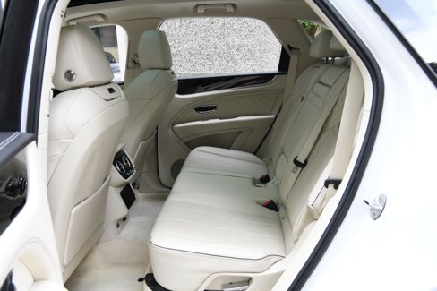 Used 2022 Bentley Bentayga image 12