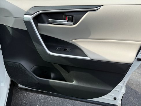 Certified 2022 Toyota RAV4 XLE image 19