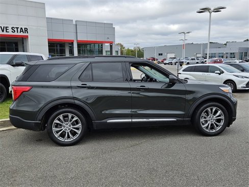 Used 2022 Ford Explorer XLT w/ Equipment Group 202A image 13