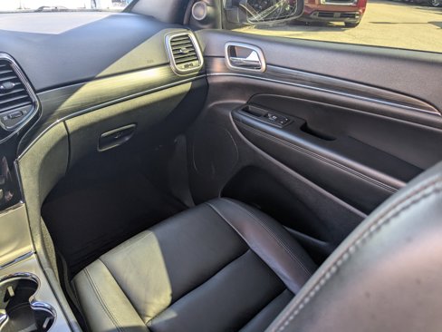 Used 2020 Jeep Grand Cherokee Limited image 18