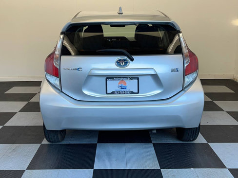 Used 2016 Toyota Prius C Two image 5