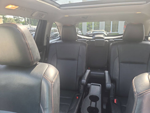 Used 2017 Toyota Highlander Limited Platinum image 27