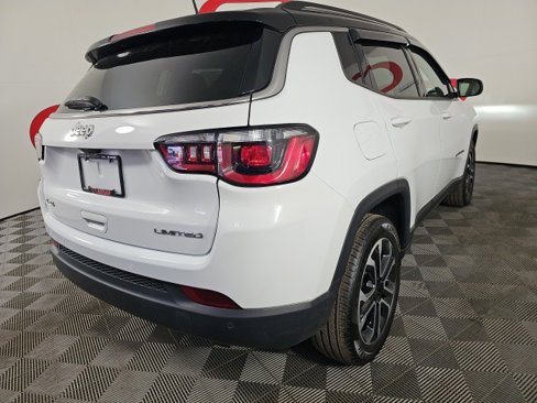 Certified 2022 Jeep Compass Limited image 7
