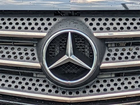 Used 2018 Mercedes-Benz Metris Passenger image 9