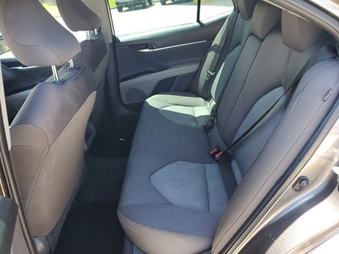 Used 2019 Toyota Camry SE image 6