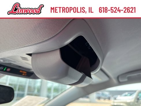 Used 2023 GMC Acadia SLT image 31
