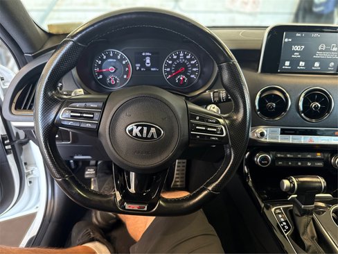 Used 2020 Kia Stinger GT-Line image 23