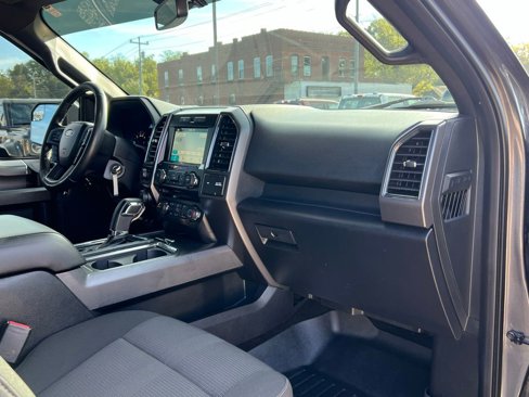 Used 2017 Ford F150 XLT w/ Equipment Group 302A Luxury image 22
