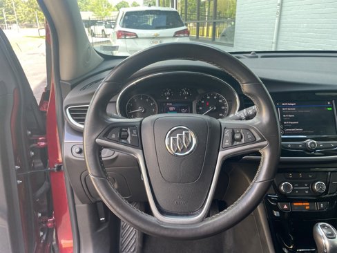 Used 2022 Buick Encore Preferred w/ Safety Package image 32