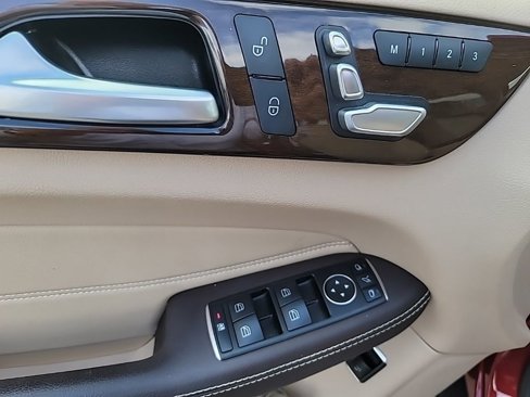 Used 2019 Mercedes-Benz GLE 400 4MATIC image 14