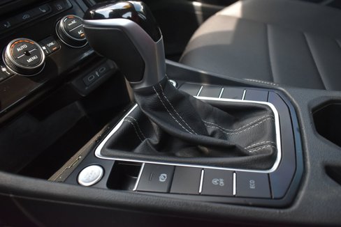 Used 2024 Volkswagen Jetta SE w/ Black Wheel Package image 30