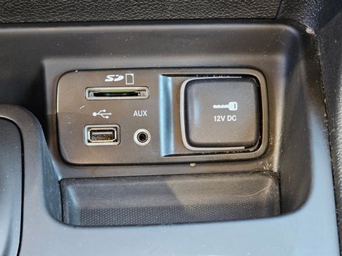 Used 2016 Jeep Cherokee Latitude w/ Comfort/Convenience Group image 25