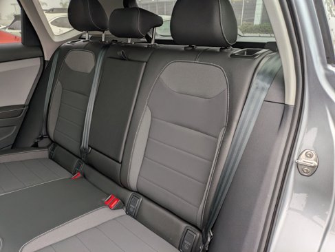 Used 2024 Volkswagen Taos SE w/ Panoramic Sunroof Package image 24