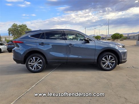 Used 2022 Toyota Venza LE image 8